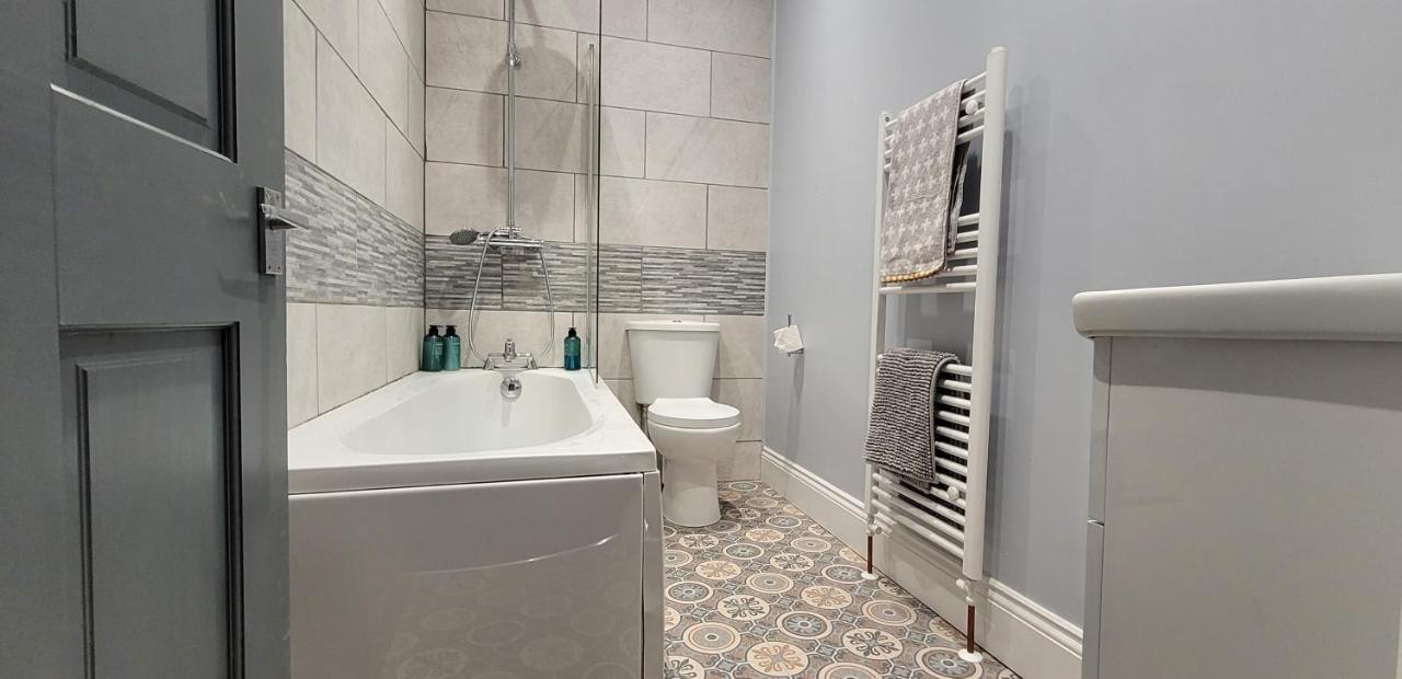 Sutherland St - 2 Bed Home With Free Parking York Exteriör bild